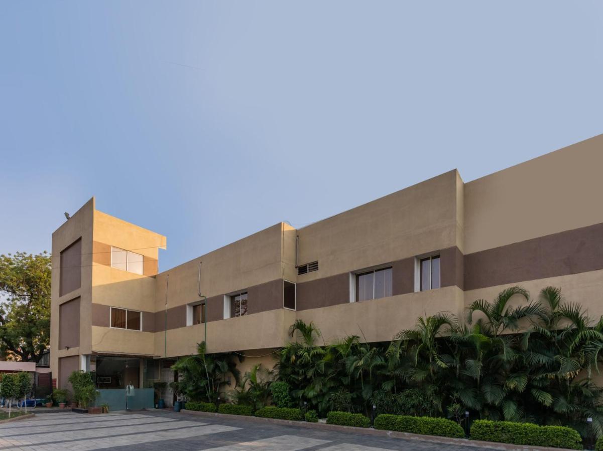 Spot On 73694 Hotel Prakash Saharanpur Luaran gambar